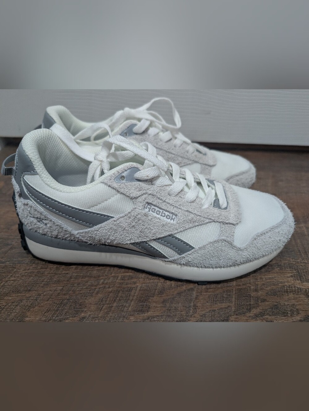 Reebok Classic Women's White & Gray Suede Runner